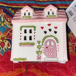 DAINTY COTTAGE LIGHT NWT Pink & White House Nightlight